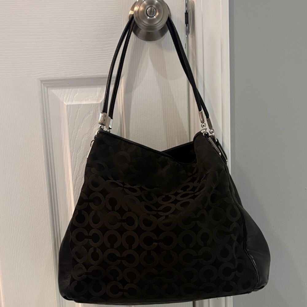 Elegant Black Coach Women's Bag